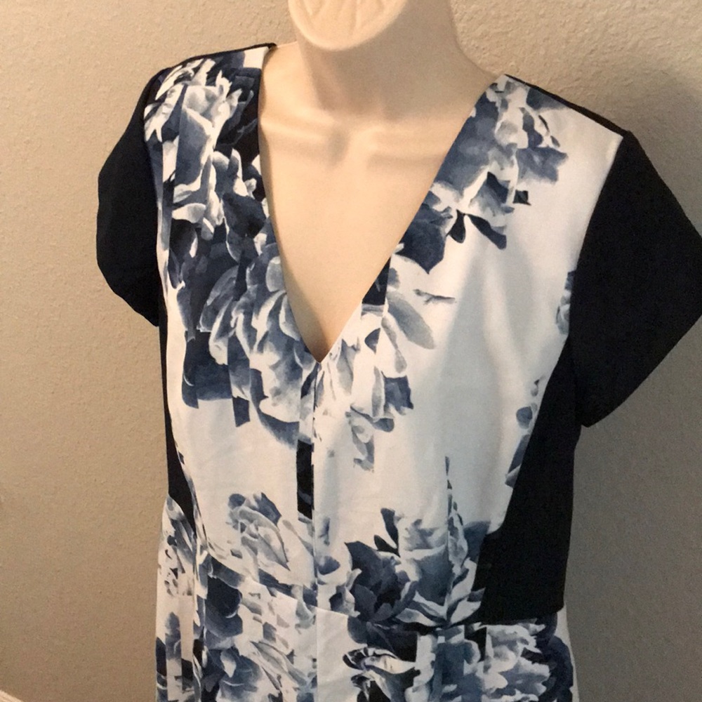 Banana Republic blue floral shift dress
